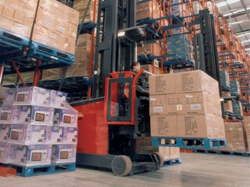 very narrow aisle pallet racking